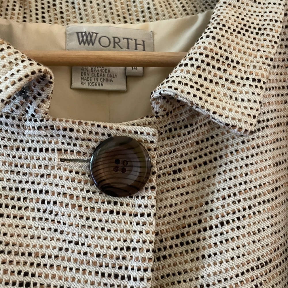 One Button Jacket - Picture 2 of 7